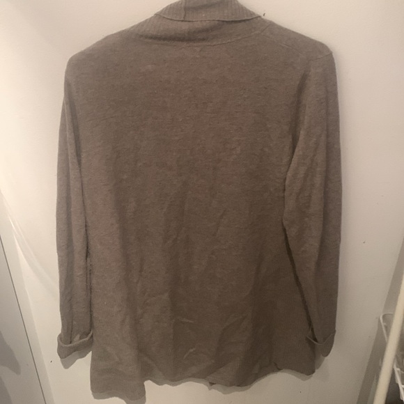 Stunning Pure Luxe 100% Cashmere shall from Tahari SZ L 🔥 - Picture 6 of 9